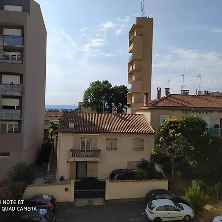 Superbe Lumineux Et Traversant Appartement